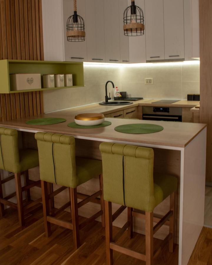 Apartment Mm *